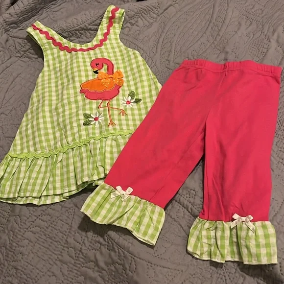 Adorable Giraffe and Flamingo Baby Dresses - Picture 2 of 13